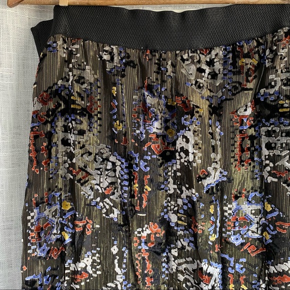 Boutique Metallic Velvet Abstract Maxi Skirt - Picture 5 of 7